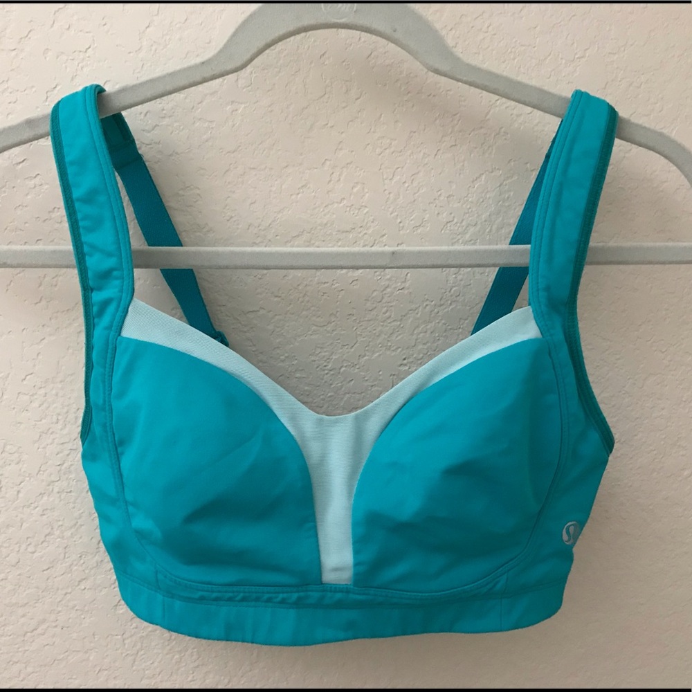 🍎 Lululemon TaTa Tamer convertible sports bra